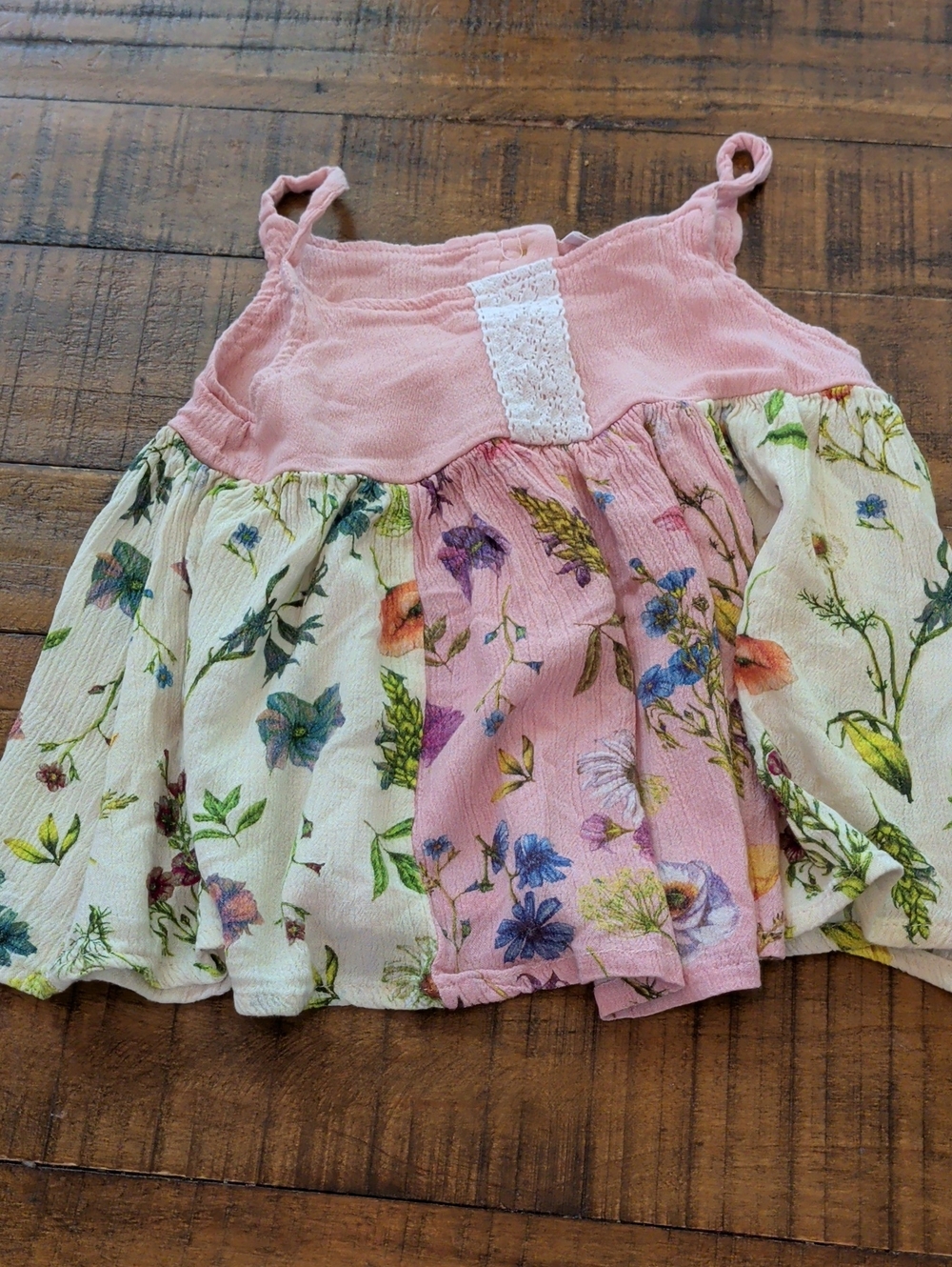 BCBGirls Pink Muslin Floral Ruffled Tank Top, 3T, Good Condition